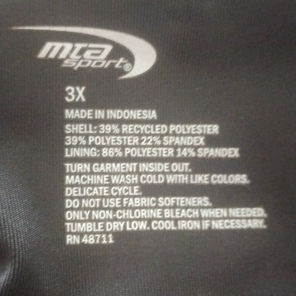 💫5/$25  Black floral V strap back stretchy sports bra - Picture 3 of 3